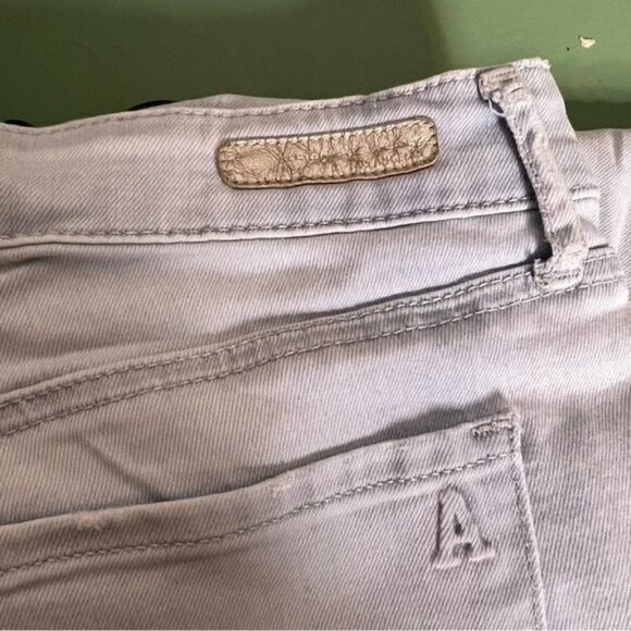 Articles of Society Women's Jeans 26 Ankle Fringe Cuffs Comfy Relaxed Light Wash - Picture 5 of 8